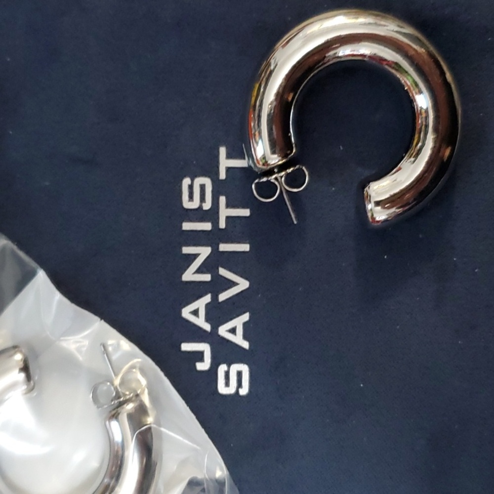 Janis Savitt Oprah's Favorite Medium size Hoop Earrings